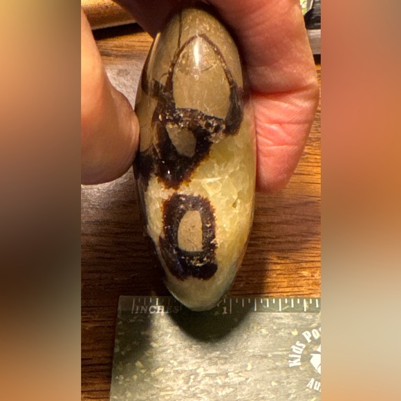 Beautiful Septarian heart shaped palm stone #2 - Picture 3 of 16